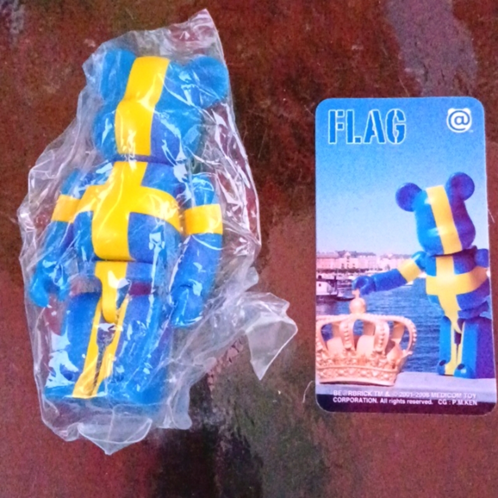 Bearbrick Series 16 'FLAG"